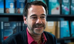 L'écrivain français Michel Bussi, le 11 octobre 2017 à Francfort en Allemagne