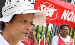 Jeudi 9 décembre 2010

Manifestation des syndicats SGPEN CGTR - FSU devant le rectorat