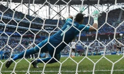 Le gardien égyptien Essam El Hadary arrête un penalty lors du match face à l'Arabie Sadoudite le 25 juin 2018 au Mondial