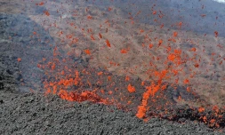 Vendredi 10 décembre 2010 - Éruption du piton de la Fournaise