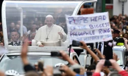L'archevêque conservateur Carlo Maria Vigano accuse le pape, ici à Dublin le 26 août 2018, d'avoir sciemment ignoré les signalements sur les agissements du cardinal américain Theodore McCarrick, présenté comme un prédateur sexuel notoire jetant son dévolu sur des jeunes séminaristes et prêtres.