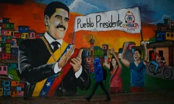 Une fresque murale représentant l'ancien président vénézuélien Nicolas Maduro à Caracas, le 13 mai 2026