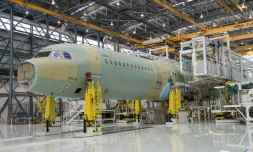 Un A321 en construction dans la premiĂšre usine Airbus aux Etats-Unis, le 13 septembre 2015 Ă Mobile, en Alabama