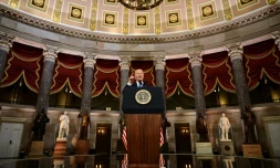 Le président américain Joe Biden prononce un discours au Capitole à Washington, le 6 janvier 2022