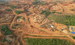 Vue aérienne du parc indusriel de Morowali, le 14 mai 2023 en Indonésie