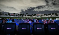 Des spectateurs assistent à l'opéra "La BohÚme" à Palm Beach, en Floride, le 19 février 2021