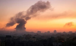 Bombardements israéliens sur la ville de Gaza, le 13 octobre 2023 à l'aube