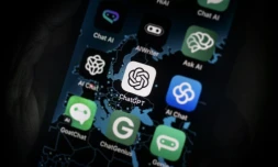 L'Union europĂ©enne veut ĂȘtre la premiĂšre au monde Ă se doter d'un cadre juridique complet pour limiter les dĂ©rives de l'IA, tout en sĂ©curisant l'innovation