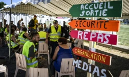 Des "gilets jaunes" réunis pour évoquer la suite du mouvement avant les vacances d'été, le 29 juin 2019 à Montceau-les-Mines (SaÎne-et-Loire)