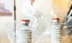 Des fioles de remdesivir lors d'une conférence de presse à Hambourg (Allemagne) le 8 avril 2020