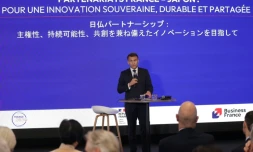 Le président français Emmanuel Macron s'exprime à la Tokyo Innovation Base (TIB) à Tokyo, le 1er avril 2026