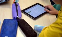 Saint-Denis lance son plan numérique dans les écoles.