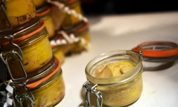 Des bocaux de foie gras à Paris le 26 février 2015