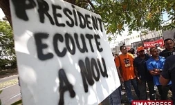 Manifestation du personnel administratif devant le rectorat (archives)