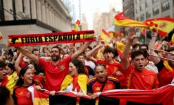 Des supporters espagnols au Madison Square Garden de New York samedi 18 juillet, veille de la finale du Mondial contre l'Argentine.