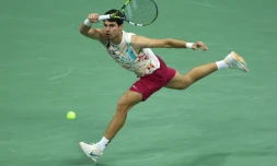 L'Espagnol Carlos Alcaraz, N.1 mondial, contre le Sud-africain Lloyd Harris au 2e tour de l'US Open le 31 août 2023 à New York