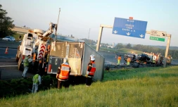 Le nombre de morts sur les routes de France a baissé de 13,2% en novembre par rapport à novembre 2015, a annoncé samedi l'Observatoire national interministériel de la sécurité routière (ONISR)