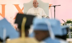 Le pape Léon XIV rend visite au personnel et aux patients de l'hôpital psychiatrique "Jean Pierre Olie" à Malabo, en Guinée équatoriale, le 21 avril 2026