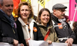 Marylise Léon (2e. à g.), aujourd'hui secrétaire générale de la CFDT, et Sophie Binet (3e à g.), la leader de la CGT, lors d'une manifestation contre la réforme des retraites, à Paris, le 6 avril 2023
