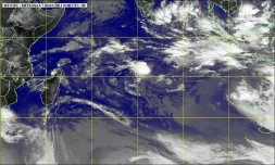 La dépression tropicale se situait à 4h30 à 2 765 km au Nord-Est de La Réunion (Image satellite mtotec.com)