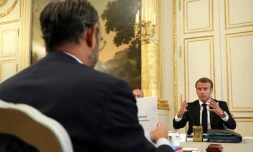 Emmanuel Macron et Edouard Philippe se font face, lors du conseil des ministres du 5 septembre 2018 au Palais de  l'Elysée à Paris