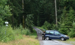 Des gendarmes participent aux recherches pour tenter de localiser Lina, le 1er août 2024 à Anould, dans les Vosges