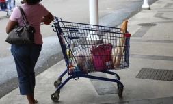 Sortie de supermarché (Photo Archives)