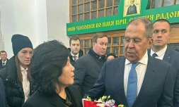 Photo publiée sur le compte Telegram de Maria Zakharova, porte-parole du ministère russe des Affaires étrangères, le 1er novembre 2024, du ministre russe des Affaires étrangères Sergueï Lavrov et de son homologue nord-coréenne Choe Son Hui lors de l'inauguration d'une plaque commémorative dédiée à la visite de Kim Il Sung en URSS en 1949, à la gare Iaroslavl à Moscou