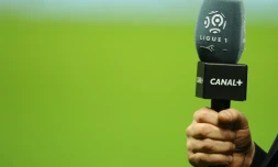 "Pas question" de mettre Canal+ "dans le rouge en réinvestissant à perte dans le football", a déclaré au journal Les Echos Maxime Saada, patron de la chaîne cryptée, qui apparaît en embuscade dans le conflit entre la Ligue 1 et Mediapro, diffuseur mauvais payeur.