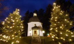 Photo prise le 10 décembre 2003  de la chapelle du village d'Oberndorf, où est né le tube de Noël "Douce nuit"