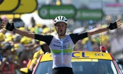 Le Britannique Stephen Cummings vainqueur de la 7e étape du Tour de France à Campan, le 8 juillet 2016
