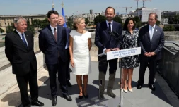 Le Premier ministre Edouard Philippe le 7 juillet 2017 à la Monnaie de Paris, entouré par Valérie Pecresse, présidente de la région (à gauche) et la maire de Paris Anne Hidalgo (à droite). A la gauche de Valérie Pécresse, le secrétaire d'Etat à l'économie Benjamin Griveaux puis l'ex-gouverneur de la  Banque de France Christian Noyer
