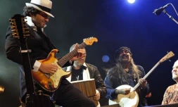 Samedi 7 Août 2010 Sakifo concert de Ziskakan avec M