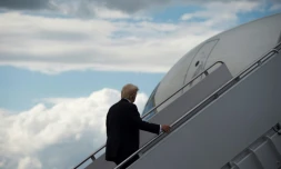 Donald Trump embarque à bord d'Air Force One à  Hagerstown (Maryland), le 18 août 2017