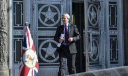 L'ambassadeur britannique Laurie Bristow quitte le ministÚre des Affaires étrangÚres russe à Moscou, le 30 mars 2018