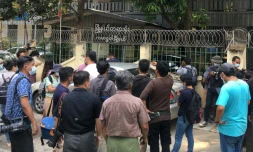 Des journalistes arrĂȘtĂ©s, Londres conseille de partir, Moscou s'inquiĂšte