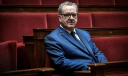 Richard Ferrand pose lors d'une séance photo à l'Assemblée nationale, à Paris, le 17 mai 2022