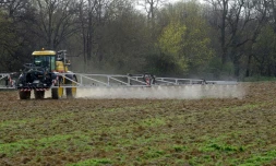 Ségolène Royal présente plusieurs initiatives pour éliminer peu à peu les produits nocifs pour les écosystèmes et la santé publique