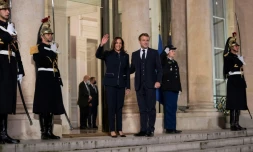 Emmanuel Macron accueille la vice-présidente américaine Kamela Harris à l'Elysée le 10 novembre 2021