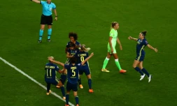La joie des Lyonnaises aprÚs le but du break signé Sara Bjork Gunnarsdottir contre Wolfsburg e finale de la Ligue des champions à San Sebastian, le 30 août 2020