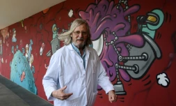 Le professeur Didier Raoult, promoteur de l'hydroxychloroquine, au coeur de la controverse du Lancet, dans son centre de recherche le 3 juin 2020 Ă Marseille