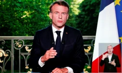 Capture d'écran du président Emmanuel Macron lors de son allocution télévisée pour annoncer la dissolution de l'Assemblée nationale le 9 juin 2024 à Paris
