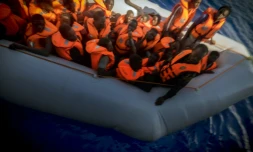 Opération de sauvetage de migrants par Médecins sans Frontières le 28 septembre 2015 au large de la Libye