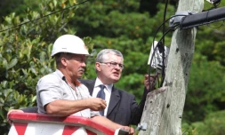 Jeudi 3 Février 2011

Signature d'un partenariat pour renforcer la qualité du réseau téléphonique de La Réunion

(Photo Marie Trouvé)