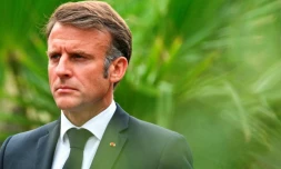 Le président Emmanuel Macron, le 15 août 2024 à Boulouris-sur-Mer, dans le Var
