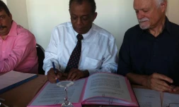 Dimanche 6 février 2011: Signature de l'accord d'alliance PS - PCR dans le cadre des cantonales de mars 2011