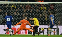 Le défenseur de Watford Daryl Janmaat inscrit un but à domicile contre Chelsea le 5 février 2018 en 26e journée de Premier League