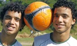 Les jumeaux brésiliens Fabio et Rafael, en 2006 à Rio