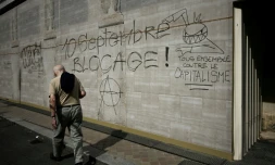 Graffiti sur un mur de Bordeaux avant le mouvement "Bloquons tout", le 9 septembre 2025