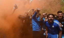Les supporters de l'OM venus encourager leur équipe lors du dernier entraînement avant le départ pour Salzbourg, le 2 mai 2018